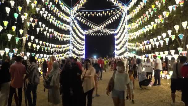 Georgetown Penang Malasia Feb 2020 Selfie Turístico Musulmán Festival Globos — Vídeo de stock