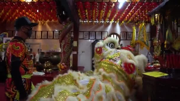 乔治敦 2020年2月1日 狮子在中国庙宇Hean Boo Thean跳舞 — 图库视频影像