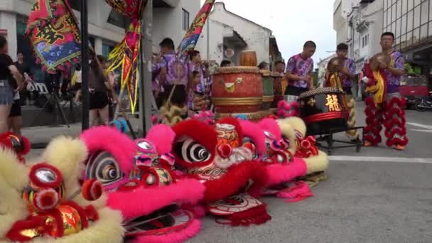 Georgetown Penang Malaysia Feb 2020 Lion Dance Head Put Table — 비디오