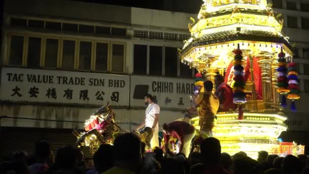 Georgetown Penang Malaysia Feb 2020 Gold Chariot Receive Offering Crowd — Stock Video