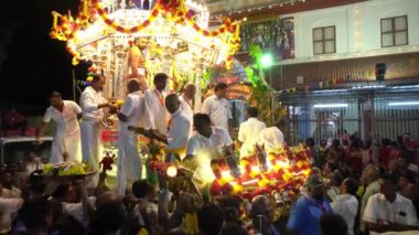 Georgetown, Penang / Malezya - Şubat 09 2020: Hindu dindarlar Thaipusam sırasında tanrıya adak adadılar.