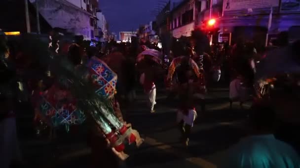2020年2月7日マレーシア ペナン州ジョージタウン パーム フェスティバルの期間中 カヴァディと共にストリートで踊る — ストック動画