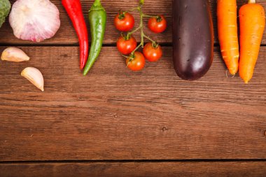 Taze sebze ahşap doku. Yukarıdan görüntüleyin. Uygun nu