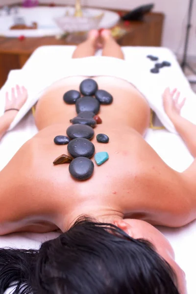 Стоун-масаж — стокове фото