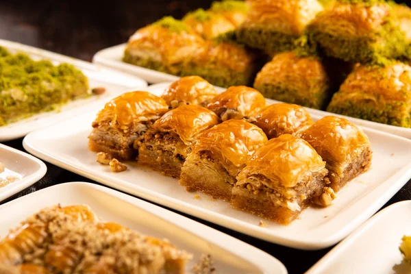 Différents Types Baklava Dessert Turc Sur Table — Photo