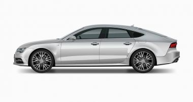 Audi A7 gümüş yan görünüm, elit araba