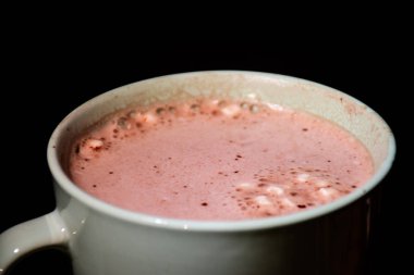 Soğuk akşam sıcak çikolata