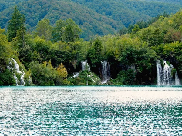 Watervallen in de meren — Stockfoto