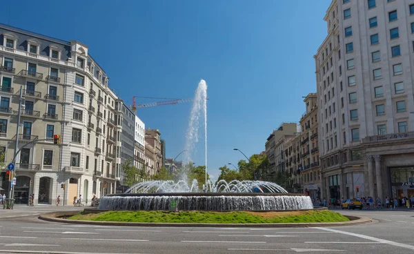 Fonte em Gran Via de les Corts - Barcelona — Fotografia de Stock