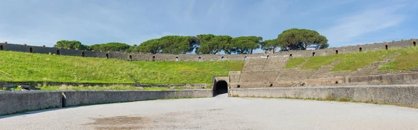 庞贝古城废墟圆形剧场-意大利 — 图库照片