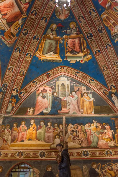 Basílica de San Nicola - Tolentino - Itália — Fotografia de Stock