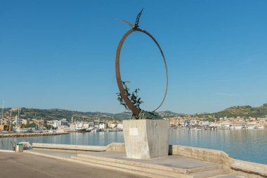 Anıt Jonathan Livingston - S. Bendetto del Tronto - bu