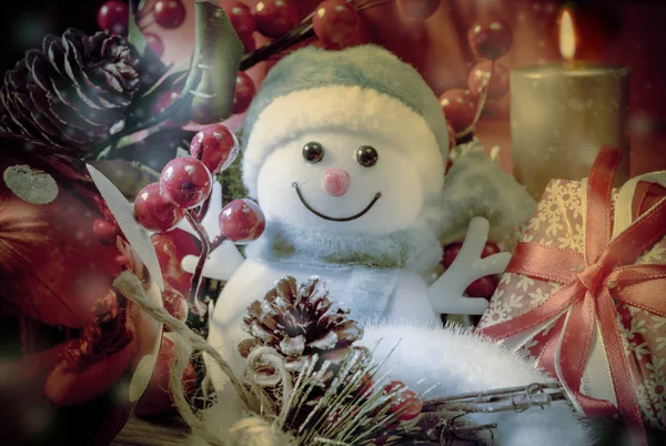 クリスマスの背景と雪だるま — ストック写真