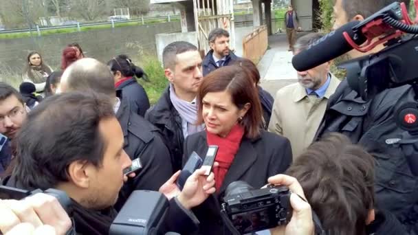 The president of the Chamber Boldrini visit Scampia - Italy — Stock Video