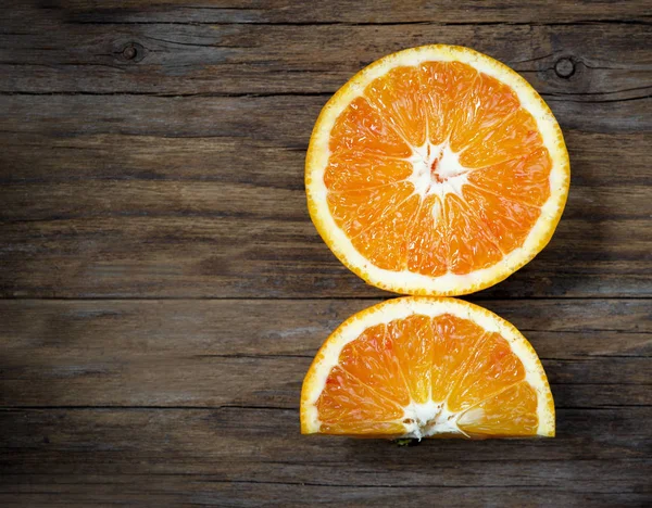 Oranges on wood — Stock Photo, Image