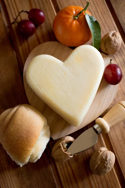 Alla hjärtans dag ost — Stockfoto
