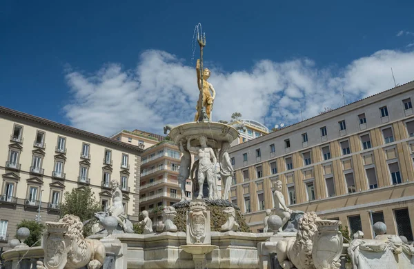 Fontana di Nettuno a Napoli- Italia — Foto Stock