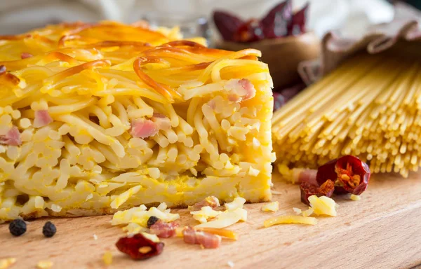 Spaghetti frittata neapolitanisches Essen — Stockfoto