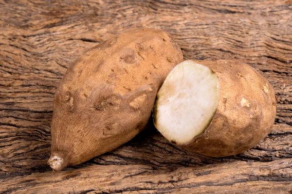 Amerikaanse aardappel op witte achtergrond — Stockfoto