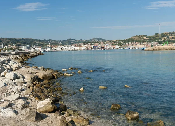 Frente al mar de San Benedetto del Tronto - Ascoli Piceno-Italia — Foto de Stock