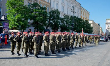 ana kare - Krakow - Polonya askeri geçit töreni