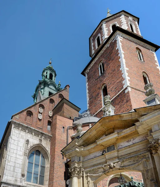:Castillo Real de Wawel - Cracovia - Polonia — Foto de Stock
