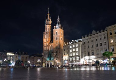 Rynek Glowny gece - Krakow - Polonya tarafından