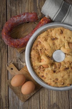 tipik Napoliten casatiello