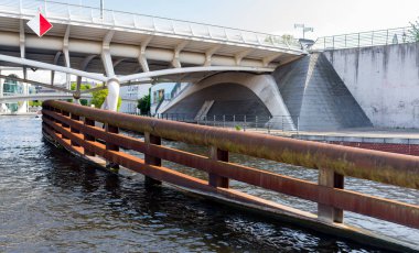 Nehirden şehir manzarası - Berlin - Almanya