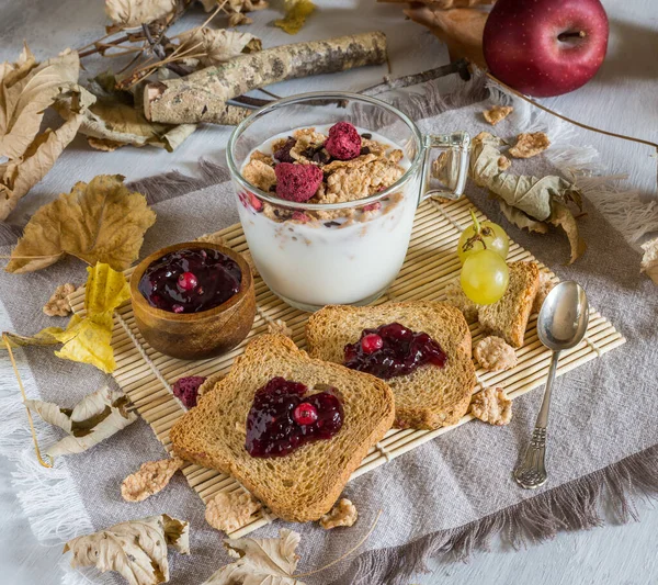 Autumnal food background with rusks and jam — Stock Photo, Image