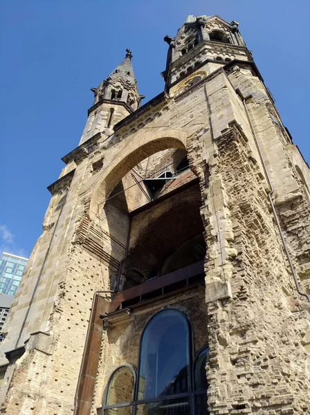 Berlin bombed Kaiser Wilhelm Gedächtniskirche church — Stock Photo, Image