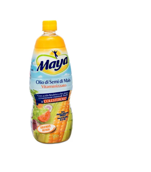 Italia - 8 de noviembre de 2019: botella de aceite de semilla de maíz marca Maya on — Foto de Stock