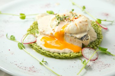 Pirinç ve sebzeli yumurta.