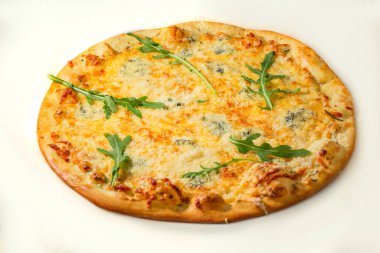 peynir ve roka pizza