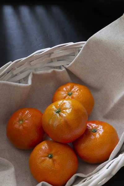 Clementine Tangerines Basket Black Background — Stock Photo, Image