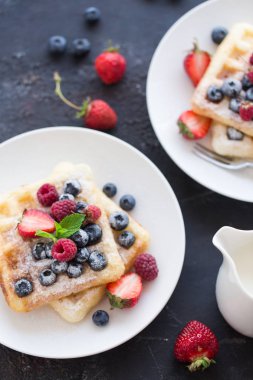 taze çilek ile Belçika waffle.