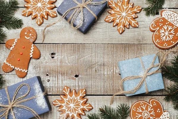 Fondo de Navidad con pan de jengibre y espacio para texto — Foto de Stock