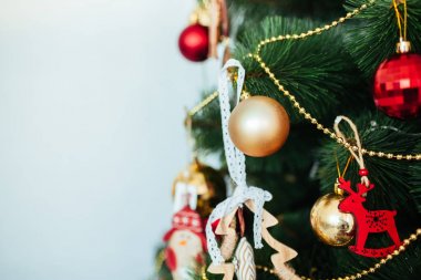 Köknar ağacı Noel oyuncak yakın çekim 