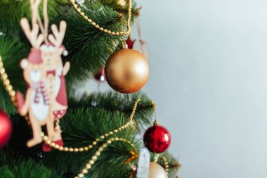 Noel ağacı. Noel oyuncaklar. Güzel fotoğraf