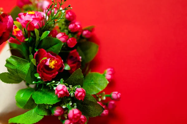 Amor, presente do Dia dos Namorados para a segunda metade, um buquê de flores, rosas, foto romântica, fundo, adequado para anúncios , — Fotografia de Stock