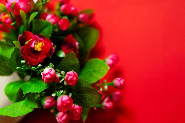 Amor, presente do Dia dos Namorados para a segunda metade, um buquê de flores, rosas, foto romântica, fundo, adequado para anúncios , — Fotografia de Stock