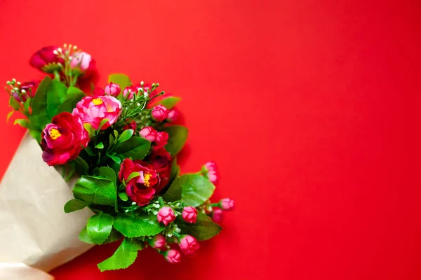 Amor, presente do Dia dos Namorados para a segunda metade, um buquê de flores, rosas, foto romântica, fundo, adequado para anúncios , — Fotografia de Stock