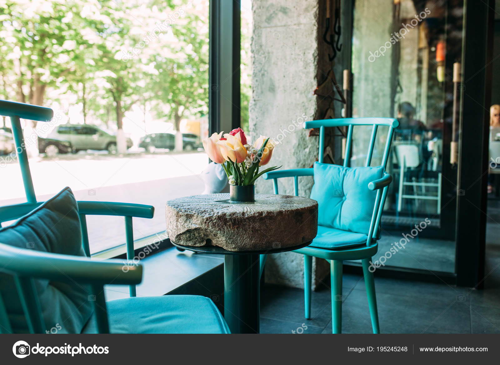 Photo Cafe Inside Decorative Chairs And Tables Beautiful View