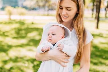 Anne ve çocuk portresi