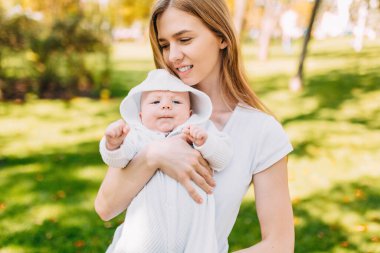 Anne ve çocuk portresi