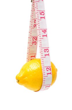 Limon ve beyaz arka plan üzerinde izole tedbir tape