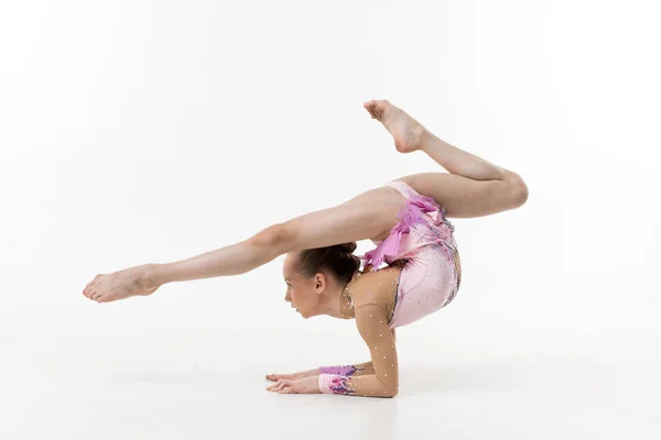 Uma Jovem Adolescente Leotard Mostra Ginástica Exercícios Balé Fundo Branco — Fotografia de Stock