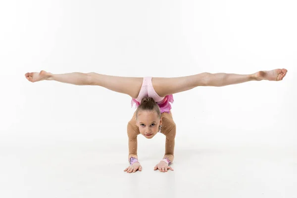 Uma Jovem Adolescente Leotard Mostra Ginástica Exercícios Balé Fundo Branco — Fotografia de Stock