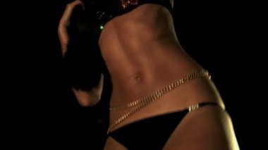 seksi kız dans gogo yakın çekim