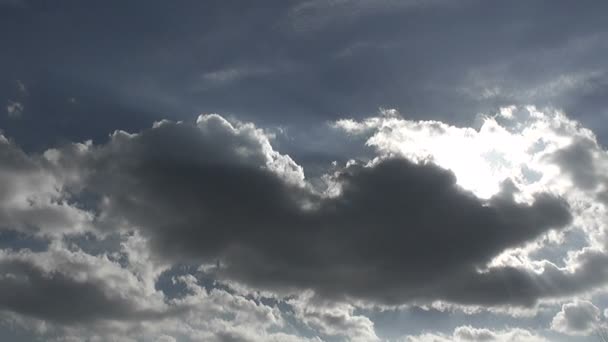 Cielo Tras Lluvia Con Sol — Vídeo de stock